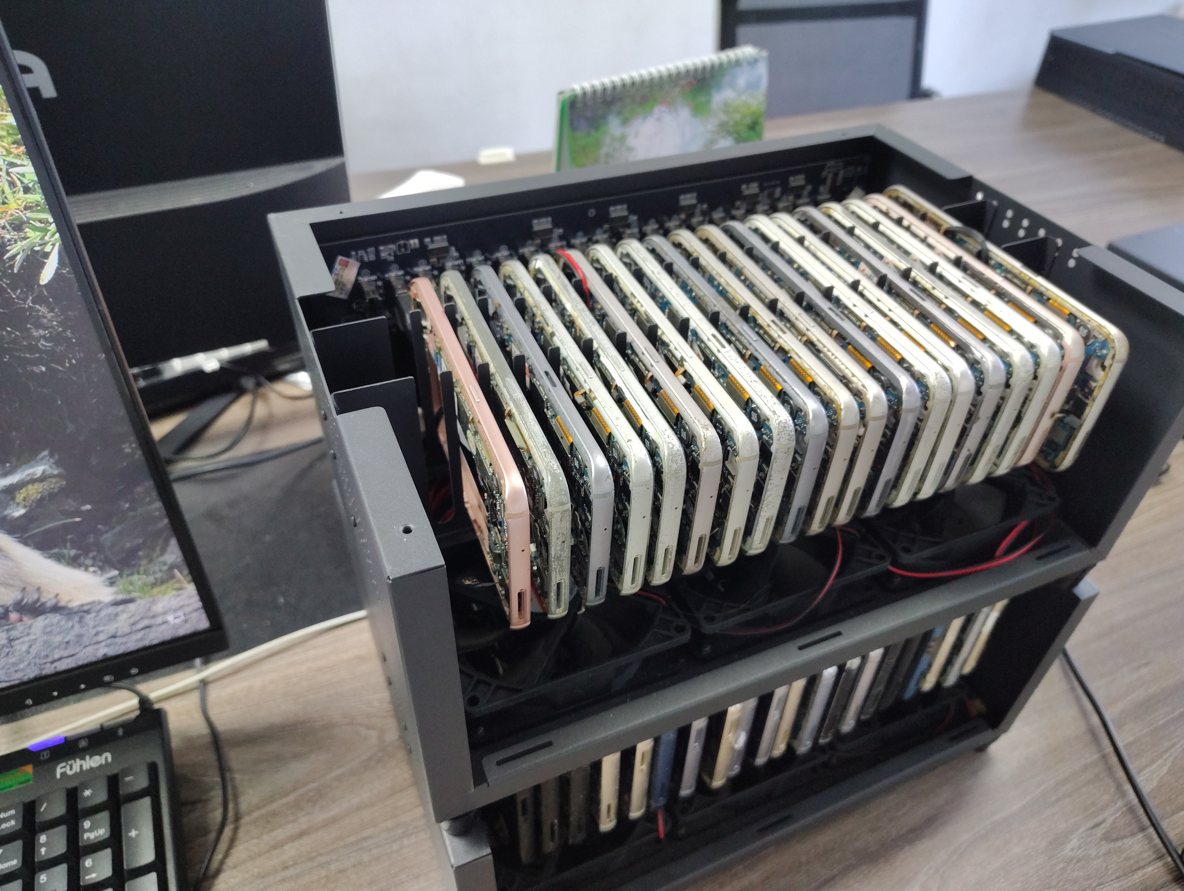Lắp Đặt Box Phone Farm Tại Celadon City Tân Phú, tp Hồ Chí Minh